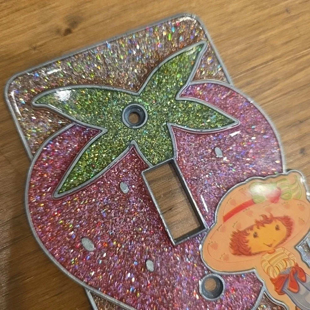 N/A vintage strawberry